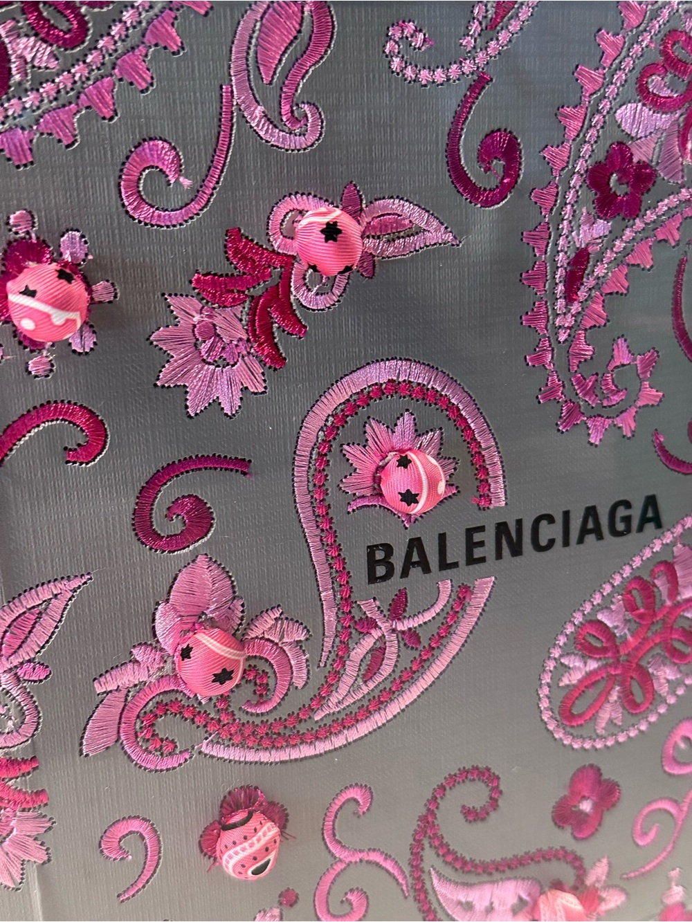 Stephen Wilson Studio Paisley Acrylic Artwork with Balenciaga Background - Picture 3 of 5